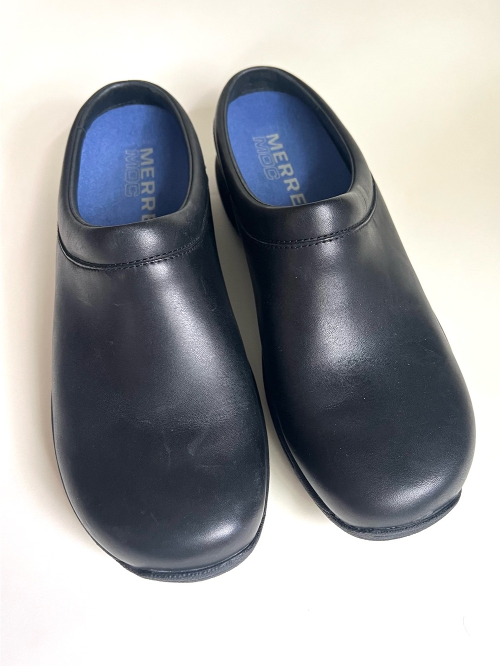Merrell Woman’s Leather Black Slip-On Clog Solid Comfort Shors Size 9